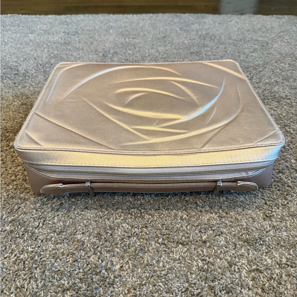 Lancôme Gold Textured organization container